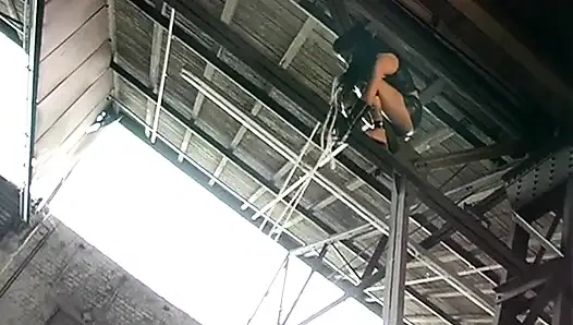 Lateks BDSM Tesliminde Bağlı Güzellik