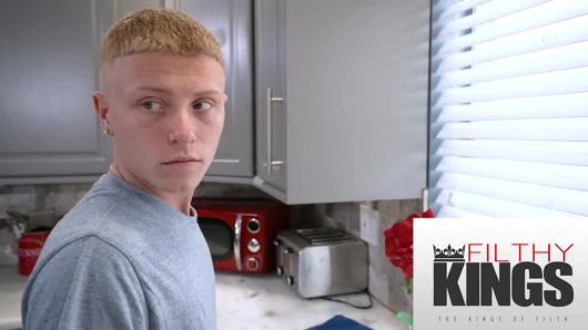 Üvey annem o kadar azdı ki onu sert sikmek zorunda kaldım