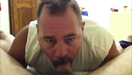 Yakışıklı babasının horoz emmek