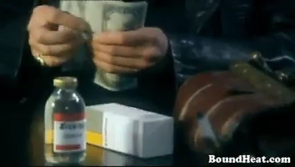 iki lezbiyen köle baştan ile onların doğal göğüsleri