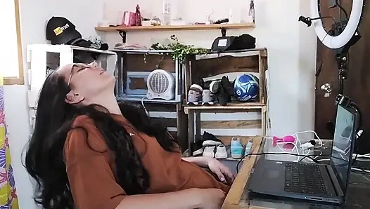 İşten sıkıldım ve yatak odasında beni sikiyorum çok lezzetli ve her yerde chorreo