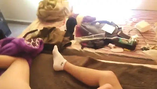 Tombul amatör genç kız, sürtük latin üvey anne ile şenlik.