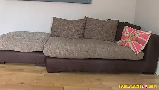 Fake Agent uk - büyük memeler, kızıl saçlı ve ağzı dölle dolu