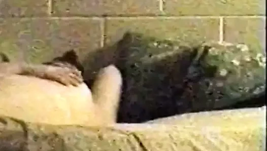 Büyük düz memeler ovuyor