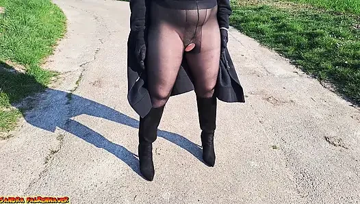 Sandra Falkenhauer - tarlada ateşli
