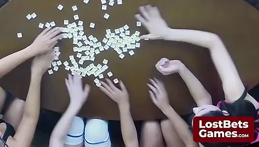 İki akıllı striptiz Profanagram kazananı oyuna hükmediyor
