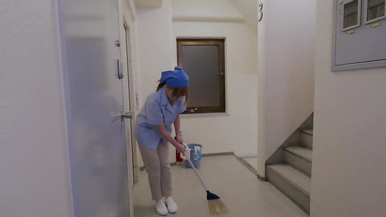 Bölüm 3 Sade ama garip bir şekilde özensiz ofis temizliği yarı zamanlı karım cinsel tacize maruz kalsam bile reddedemiyorum özel cinsel işlem evcil hayvanım. Ama son sınırı geçmeme izin vermedi, ben de onu bir süre yalnız bıraktım ve sonra eğildim ve yalvardım!