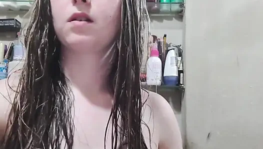 Islak saçla fırçalamak çok can sıkıcı