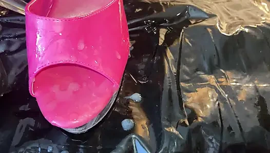 Pembe topuklu ayakkabılar, pembe fetiş tırnakları