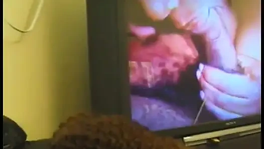 Siyah adam kırmızı iç çamaşırlı arka ateşli zenci kız arkadaşı Sinsitv'yi park ederken kendini filme alıyor