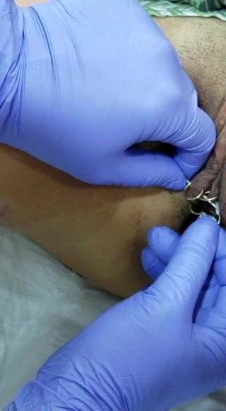 Şimdi 4 piercingi var