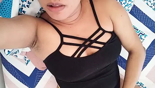 YARAMAZ MEKSIKALı MASTÜRBASYON YAPMAYı VE ATEŞLI FıŞKıRTMAYı SEVIYOR