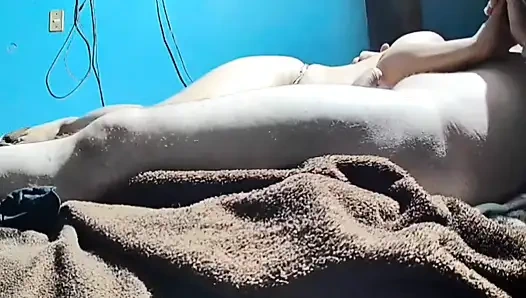 Olgun çığlıkçı götünde yarağımı istiyor