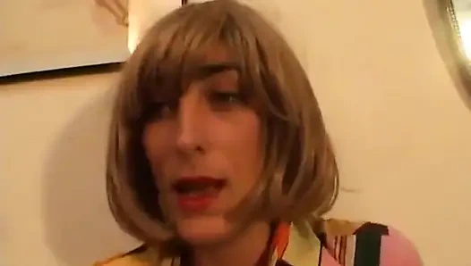 Christine'in striptiz röportajı