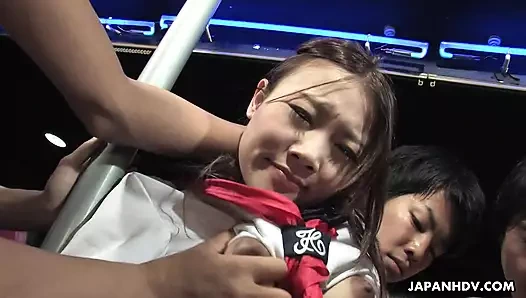 Japon büyük memeli esmer genç aoi yuki grup seks yaptı.