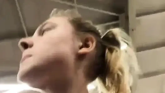 Jucielussie spor salonu egzersiz seansı