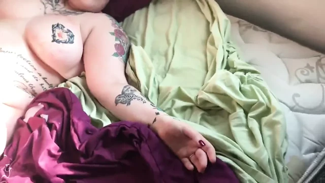 Dövmeli bbw alma siyah horoz