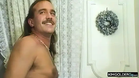 Leidenschaftlicher Fick auf der Couch