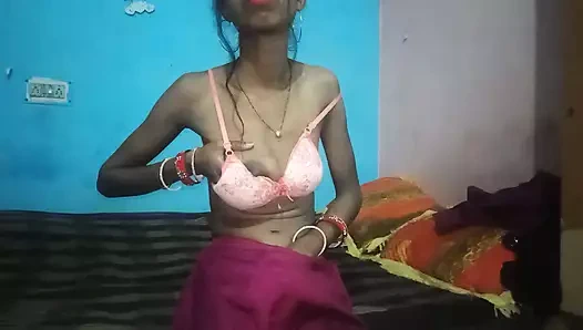Desi tina ne aaj first baar Apne chote devar ji ko sex karna sikhaya