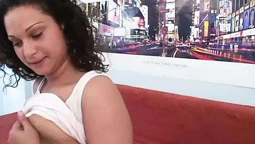 Güzel sıkı tıraşlı amcıklı seksi esmer