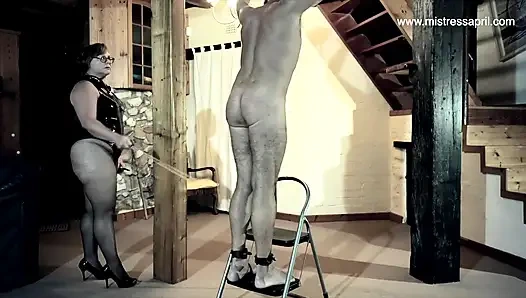 Dominatrix sahibe April'ın hafıza düzeltmesi