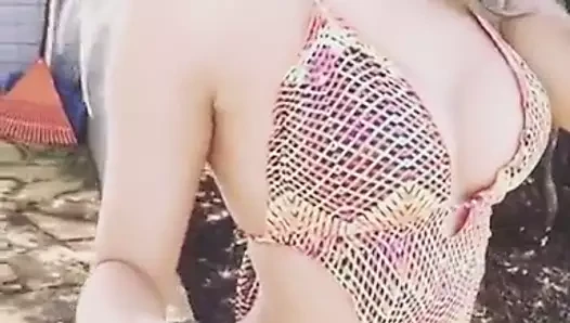 Loira bonequinha