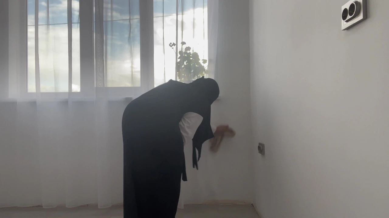 Arab Stepmom Gives JOI With Talk