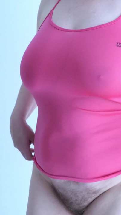 Mükemmel doğal büyük memeli kıllı orta yaşlı seksi kadın | Klip 1