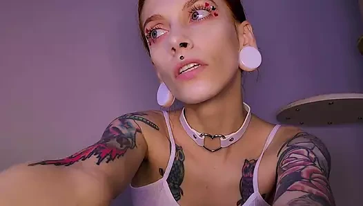 Güzel sürtük güzel yüzünü gösteriyor