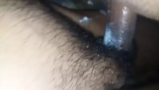 Hintli kayınbiraderi ve kayınbiraderi sikişiyor