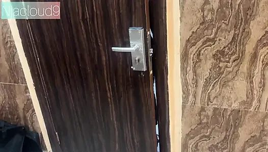 Seksi azgın hemşire yarağımı emerken ev yapımı video ham geliyor