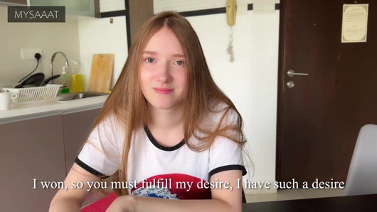 Üvey kız kardeş satrançta kayboldu ve amına iki kez boşalıyor