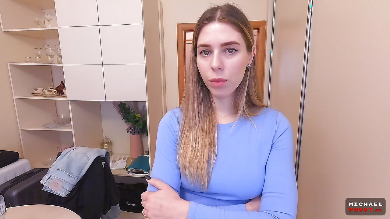 Üvey anne üvey oğlunun sessizliği için iki kez boşalıyor