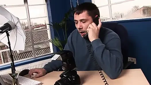 Üvey kız kardeşimi büyük memeli sikiyorum