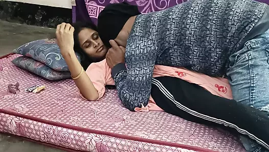 ASSAM DESHI ATEŞLI KıZ PARNITA HUSBEN ILE SEKS YAPıYOR