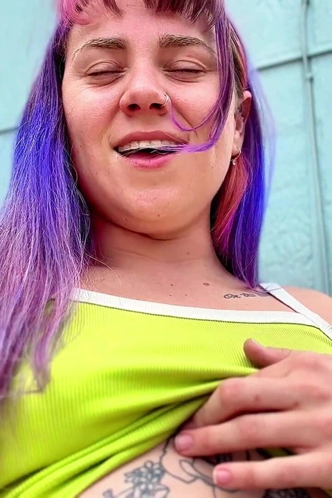 Hıçkırık, geğirme ve underboob