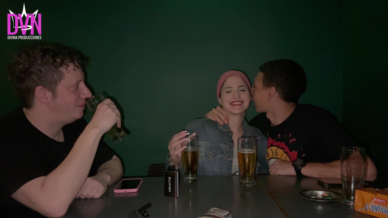 DOUBLE PENETRATION to Rocker girl at the exit of the BAR