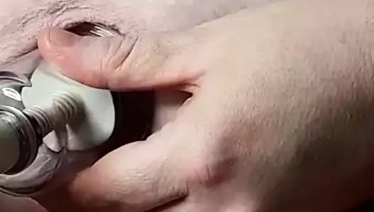 Thelady var başka bir oyun ile ona meme uçları