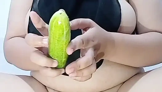 Okula geri döndüm ve çok yorgun olduğum için giyindim.