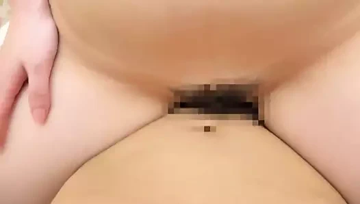 Flört eden kızlara dünyanın "fayda" ile çalıştığı hatırlatılır (1. bölüm)