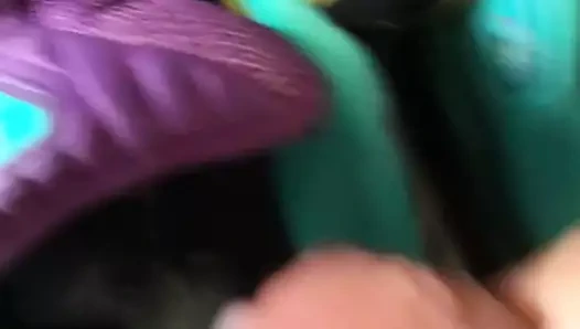 Onun kokulu spor ayakkabılarından pt.3