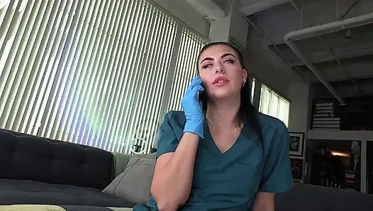 Sadece başka bir sperm bankası hemşiresi!