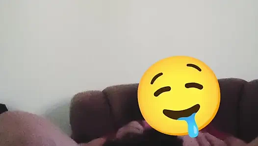 Komşum amımı çok ıslak yalıyor