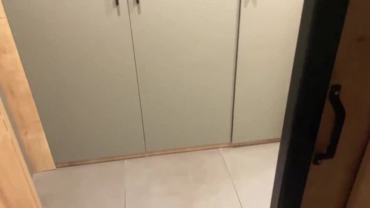Kaptan Harika Harika mastürbasyon yapıyor ve emiyor