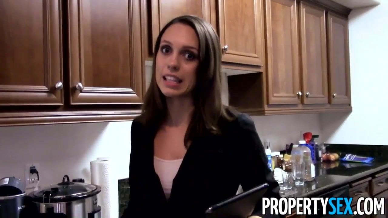 Propertysex - motive emlakçı yeni müşteri bulmak için seks kullanıyor