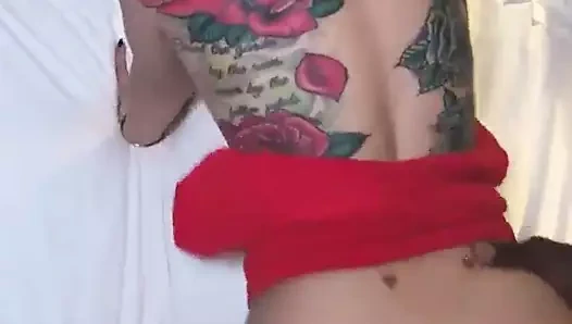 Azgın dövmeli fahişe