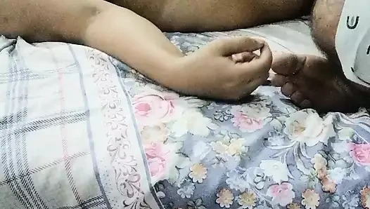 Karı koca yatak odasında çok seks yapıyor