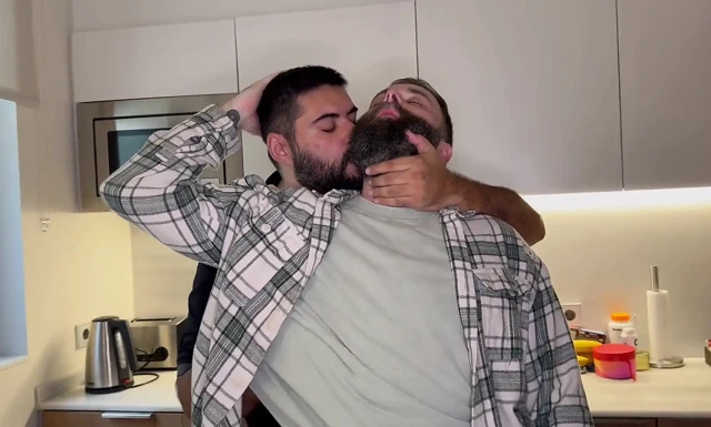 Evde Ayılar İyi Vakit Geçiriyor