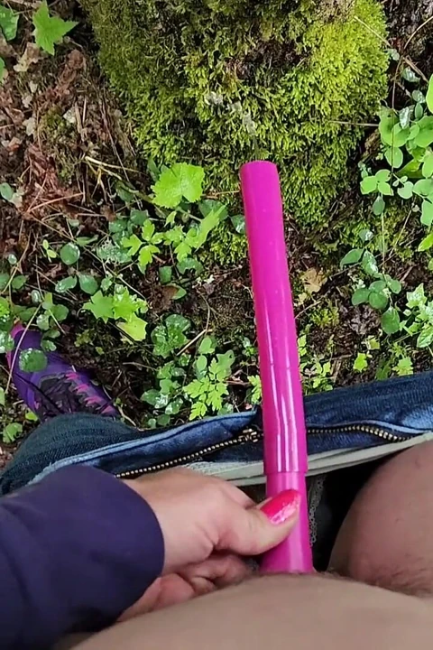 Kadın işeme cihazı ile ağaç sidik