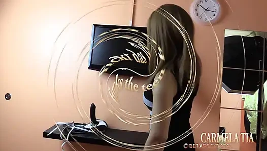 Carmela - tv teknisyeni genç kızı azgın sikiyor